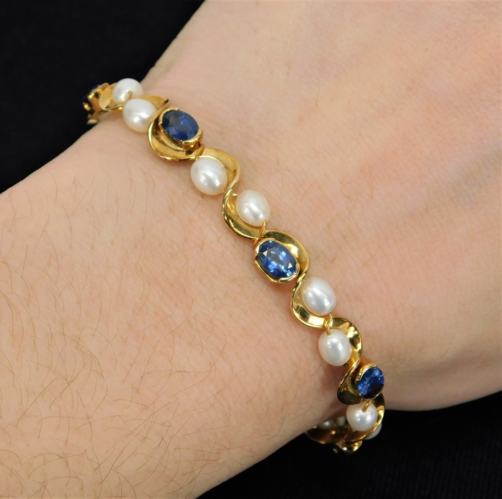 Appraisal: K LADY'S GOLD PEARL SAPPHIRE HIGH STYLE BRACELET th CenturyWave