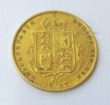 Appraisal: A VICTORIA OH GOLD SHIELD BACK HALF SOVEREIGN