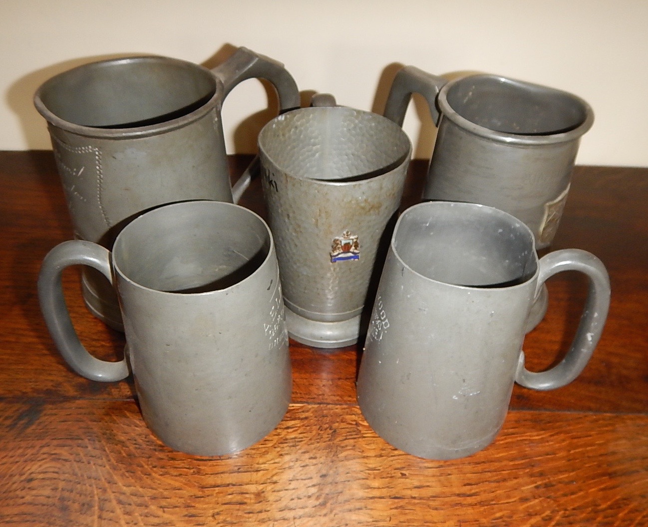 Appraisal: A Victorian quart pewter mug the crest Ebbenden Hertfordshire and