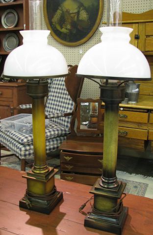 Appraisal: Pair of Early American style table lamps with antiqued bronze