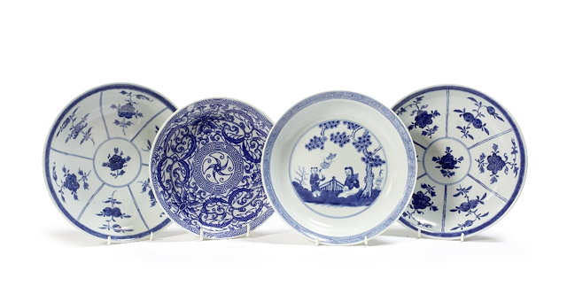 Appraisal: A pair of Chinese blue and white shallow saucer dishes