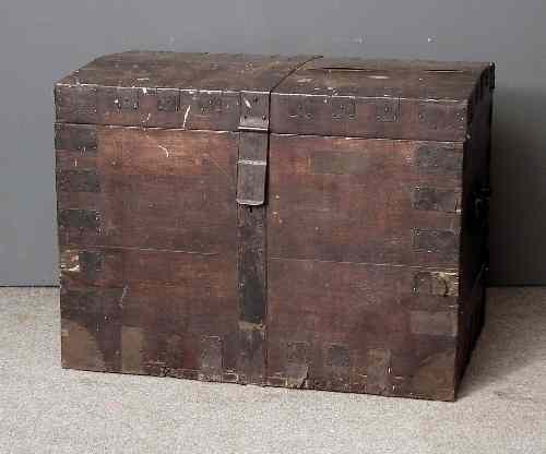 Appraisal: A Victorian oak and metal mounted plate chest with slightly