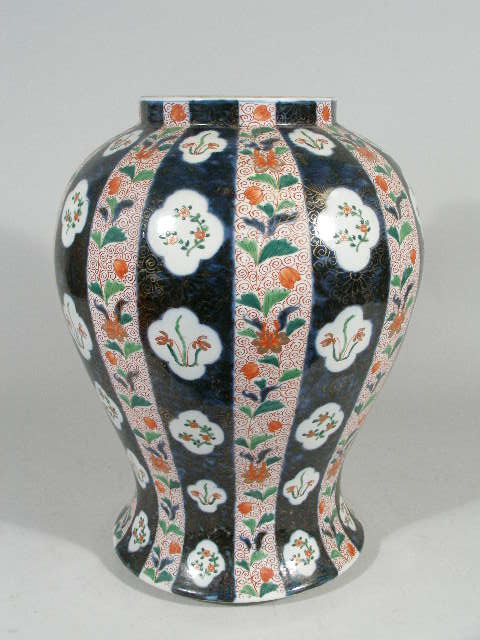 Appraisal: Imari Jar late th to early th century Jar with