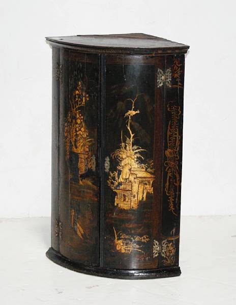 Appraisal: A George III japanned hanging corner cabinet second half th