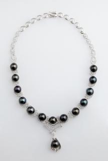 Appraisal: K White Gold Link Tahitian Pearl Necklace with oval graduated