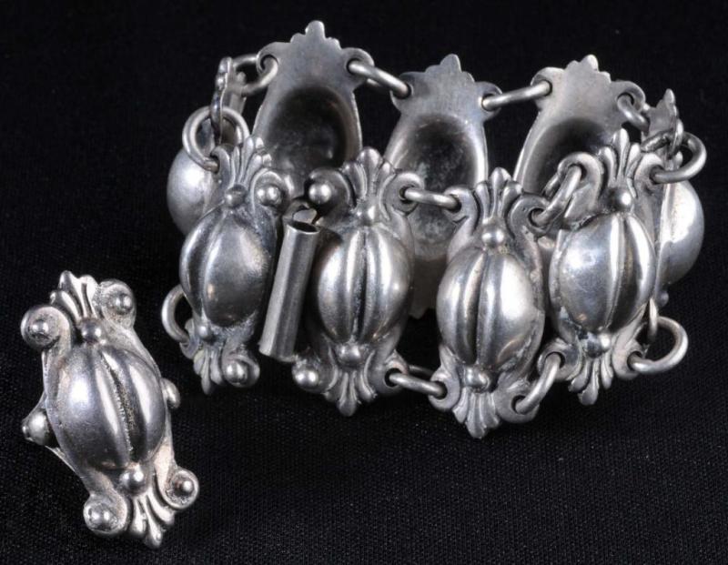 Appraisal: Silver Mexican Bracelet Ring Description Marked Made in Mexico Silver