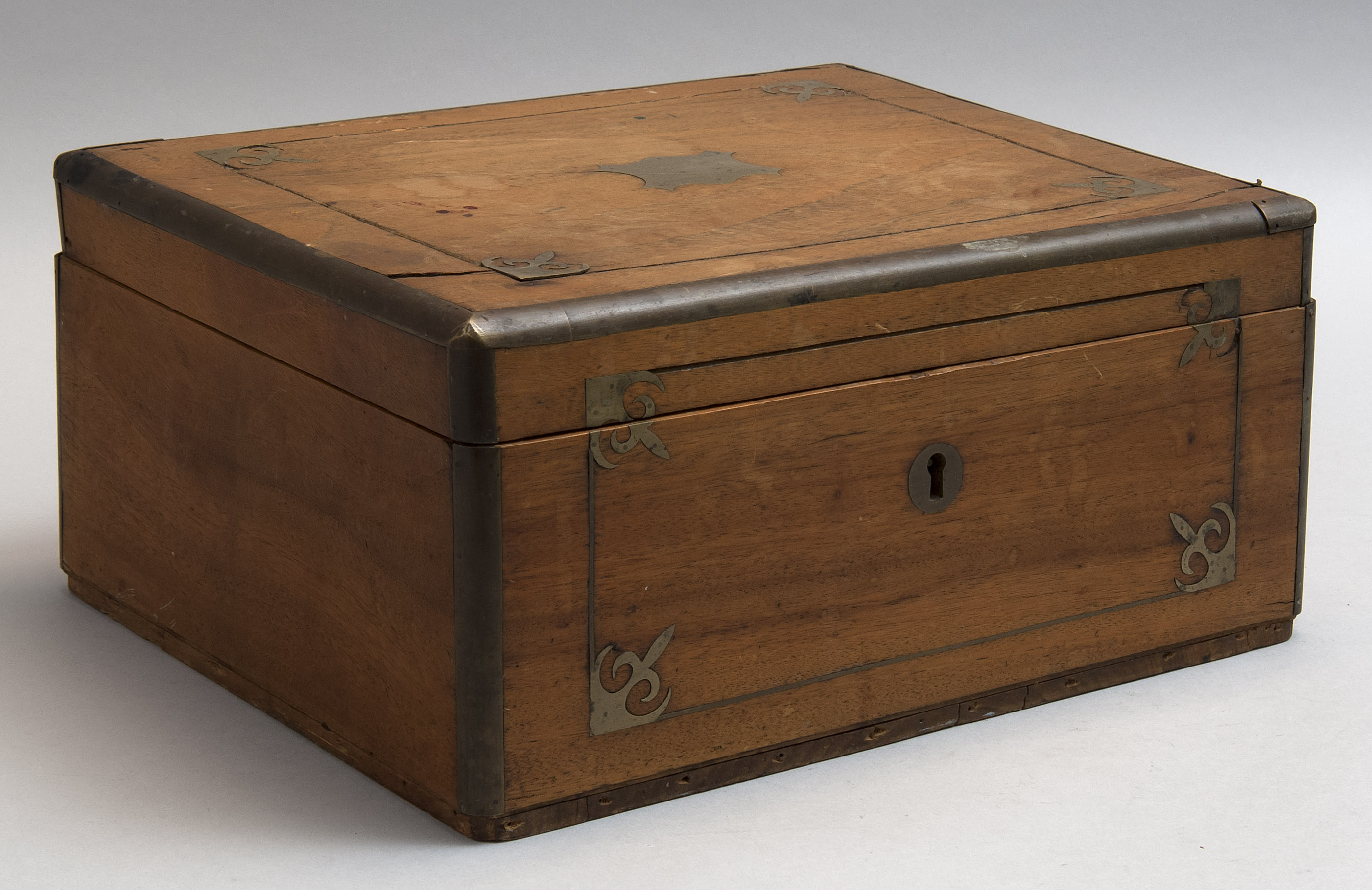 Appraisal: BRASS-INLAID CAMPHORWOOD LIFT-TOP BOX th CenturyHeight Width Depth ConditionSome age