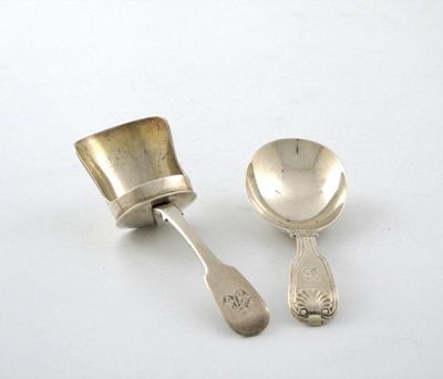 Appraisal: A George IV provincial silver Fiddle pattern caddy spoon with