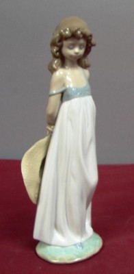 Appraisal: LLADRO - Girl with Straw Hat Events - WJ Good