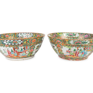 Appraisal: A Pair of Chinese Export Gold Medallion Bowls TH CENTURY