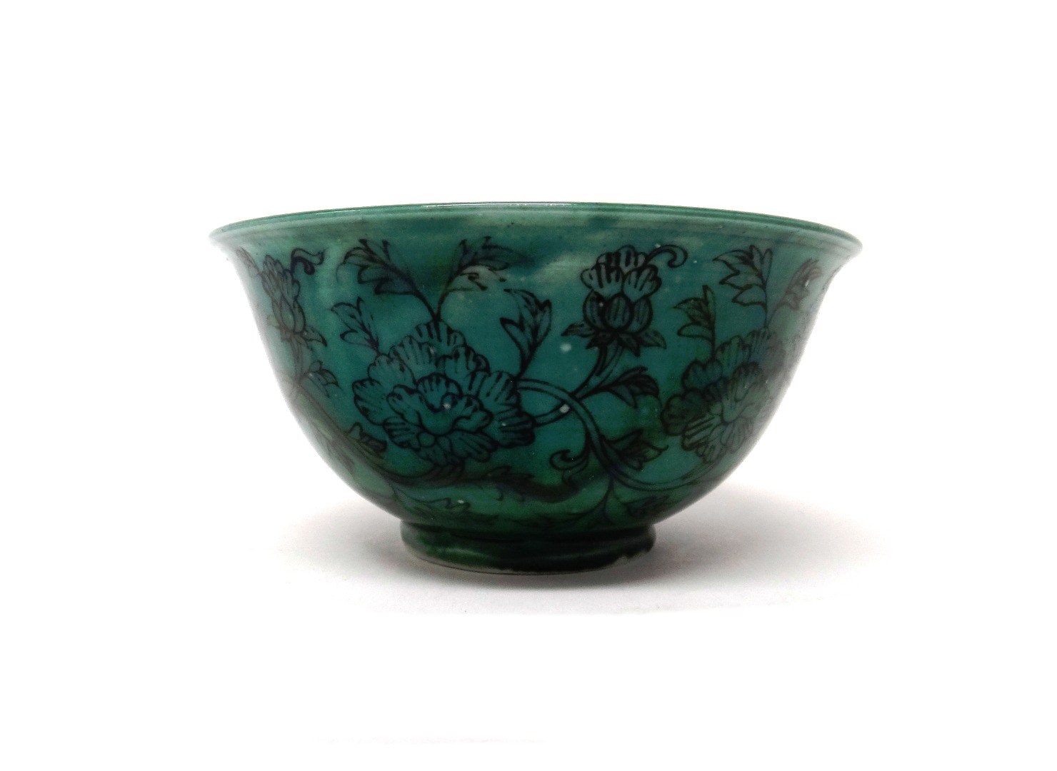 Appraisal: A Chinese porcelain green ground bowl blue painted six character