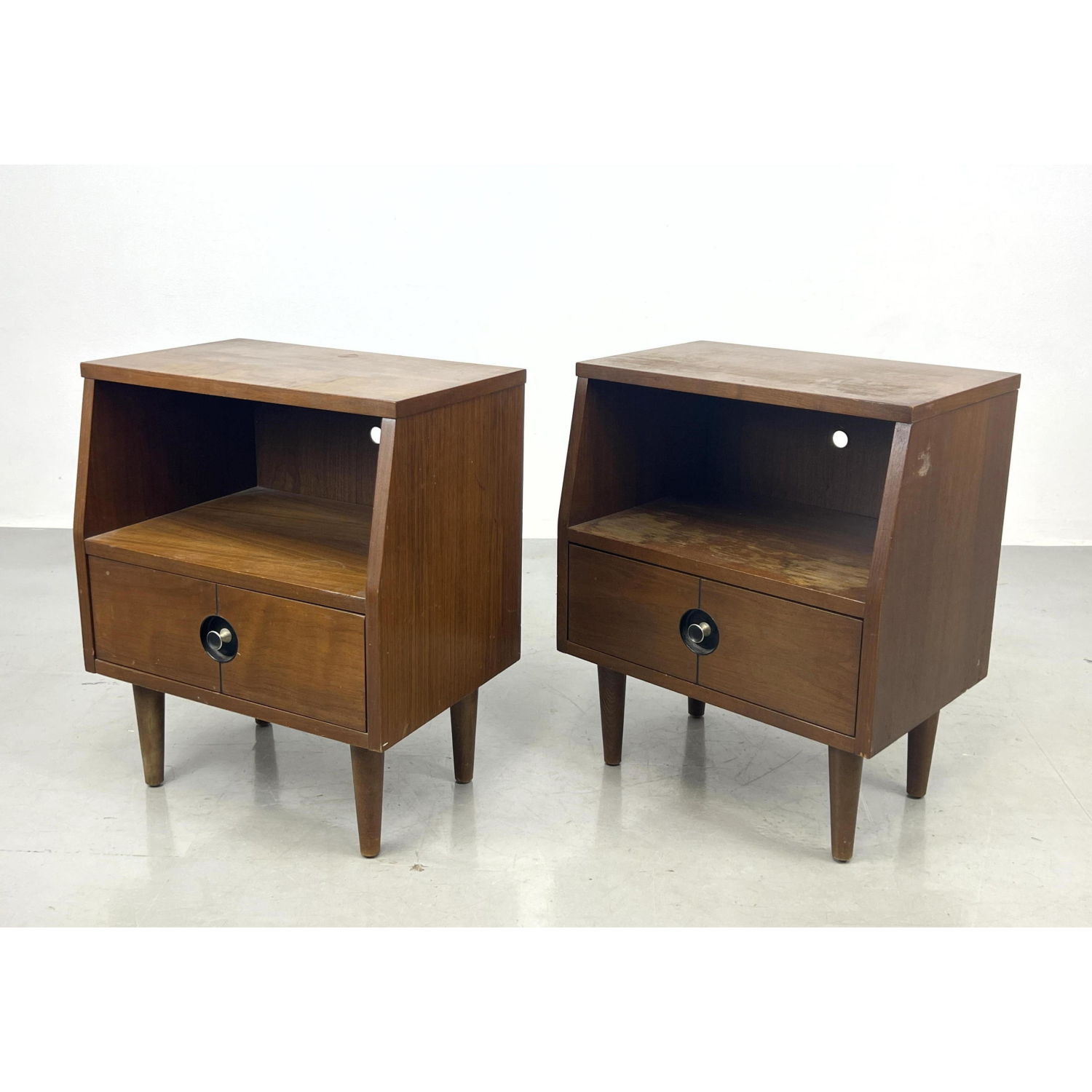 Appraisal: Pr STANLEY American Modern Walnut Night Stands Open cubbies with