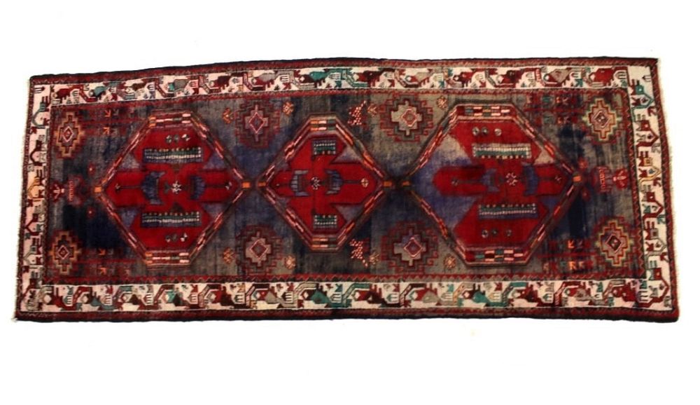 Appraisal: Heriz Serapi Persian Hand Knotted Wool Runner Included in this