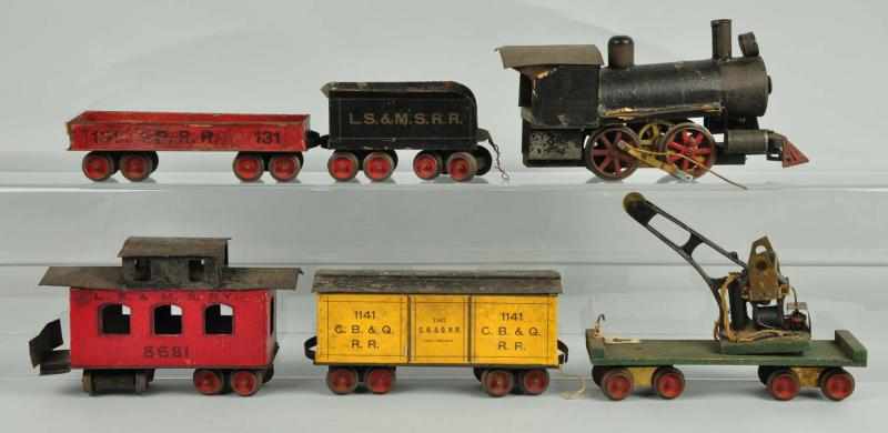 Appraisal: Carlisle Finch Clockwork Freight Train Set Description American Includes steam-type