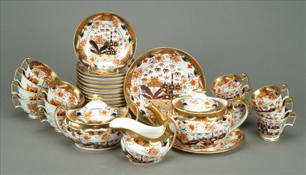 Appraisal: A Spode 'New Oval' and 'London' shape Imari pattern part