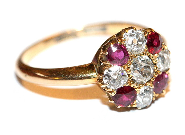 Appraisal: A RUBY AND DIAMOND SET DRESS RING old cut diamonds