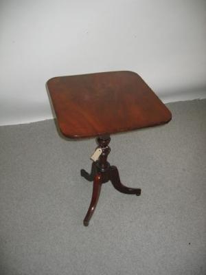 Appraisal: A VICTORIAN MAHOGANY TRIPOD TABLE the rounded square tip up