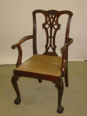 Appraisal: A SET OF SIX MAHOGANY DINING CHAIRS of Georgian design