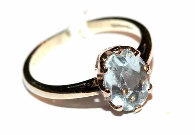 Appraisal: AN AQUAMARINE SET DRESS RING oval facet cut aquamarine set