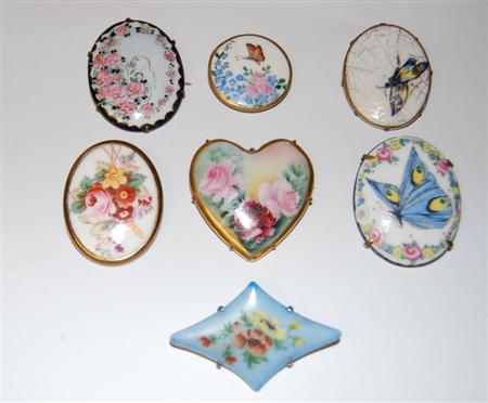 Appraisal: A collection of items to include a collection of enamelled