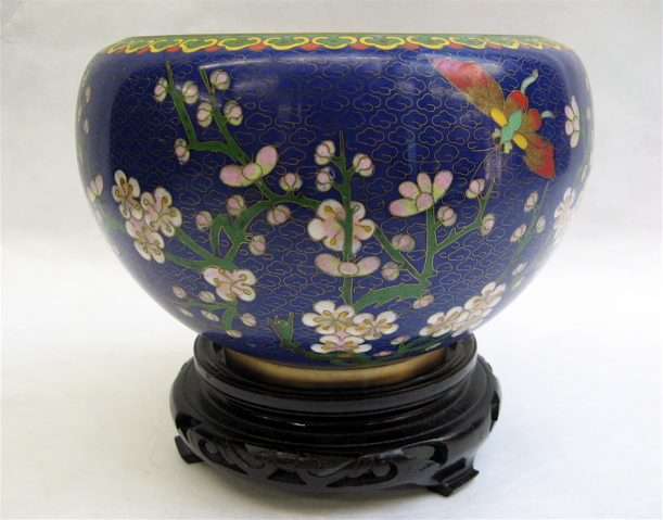 Appraisal: SIX CHINESE CLOISONNE ITEMS a centerpiece bowl decorated with colorful