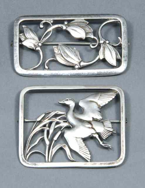 Appraisal: A SILVER BROOCH in the form of a duck in