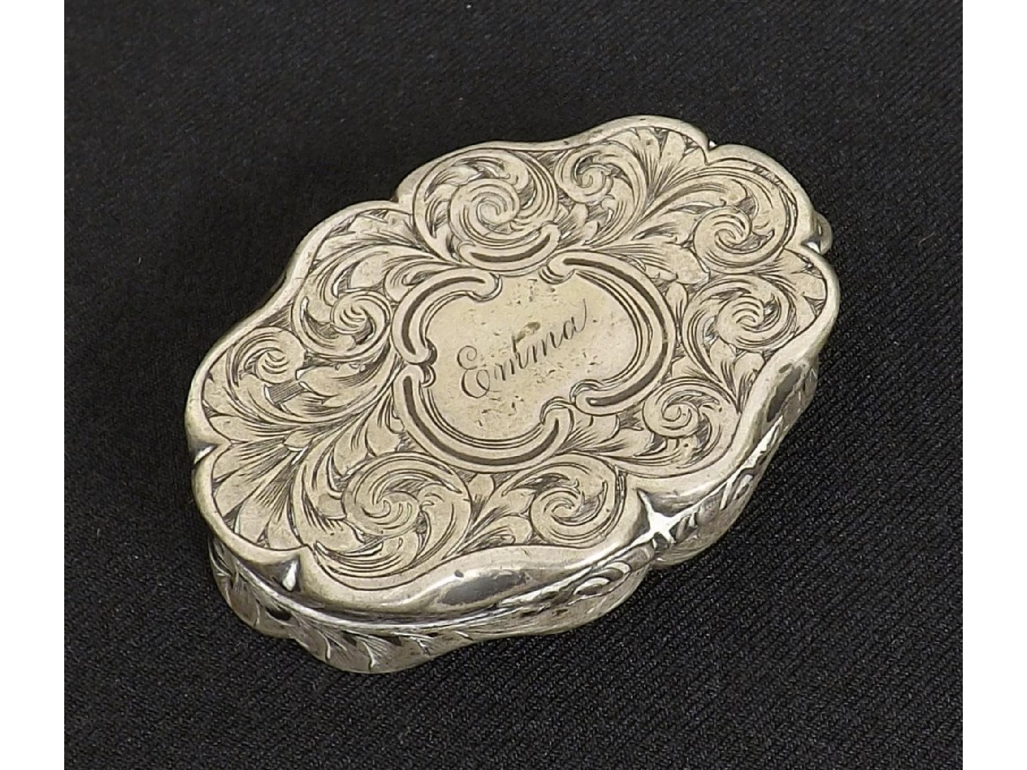 Appraisal: Victorian silver vinaigrette the hinged lid enclosing a level pierced