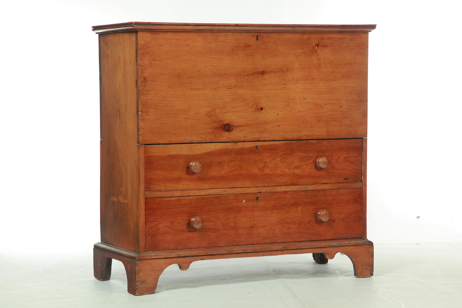 Appraisal: PINE MULE CHEST American nd quarter- th century Lid with