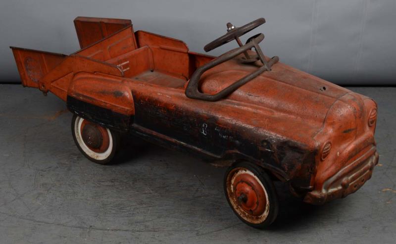 Appraisal: Pressed Steel Murray Dump Truck Pedal Car This chain driven