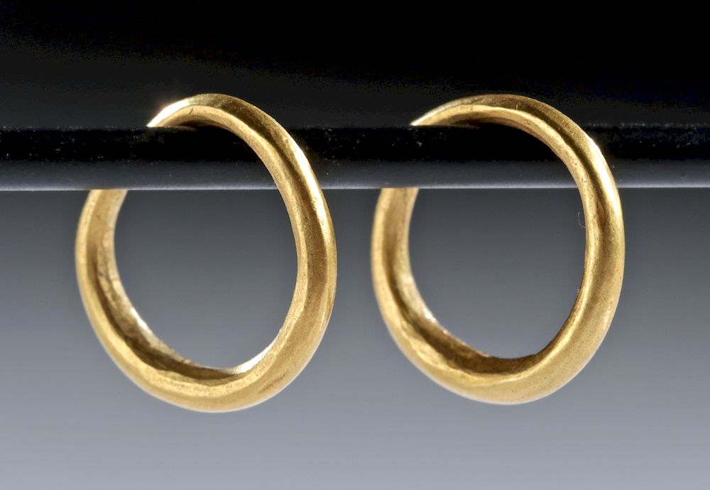 Appraisal: Matching Pair Roman K Gold Earrings Roman Imperial Period ca