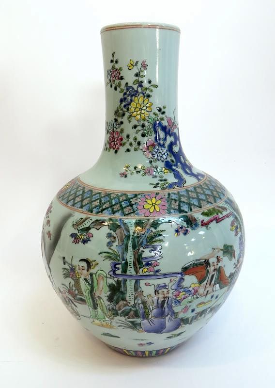 Appraisal: Kangxi Famille Verte Vase Kangxi Famille Verte Vase Description Featuring