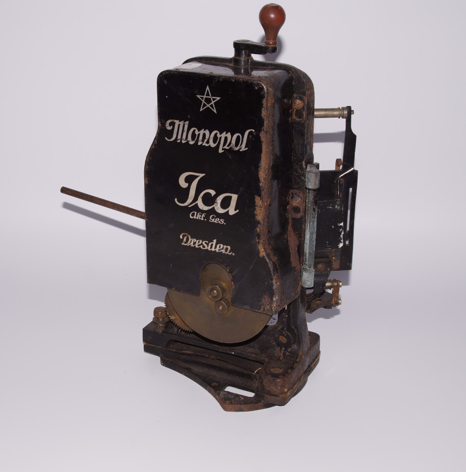 Appraisal: A Monopol ICA mm film projector marked Dresden with interior