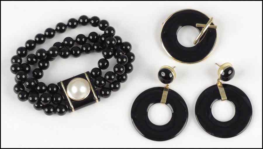 Appraisal: GROUP OF ONYX JEWELRY Comprised of a mabe pearl and