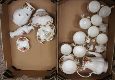 Appraisal: A collection of pottery to include Royal Albert part coffee