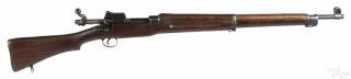 Appraisal: US model Remington bolt action rifle caliber with a walnut