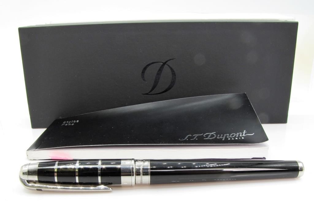 Appraisal: A St Dupont of Paris black lacquer and platinum color