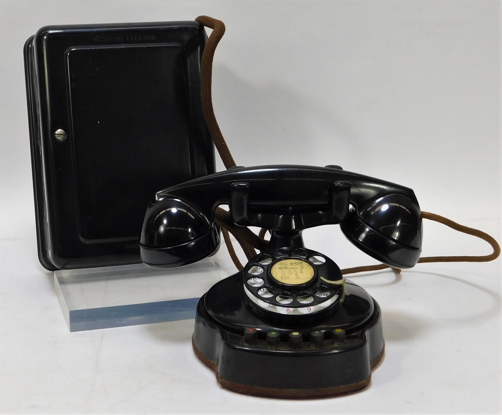 Appraisal: WESTERN ELECTRIC E MULTI LINE CRADLE PHONE United States th