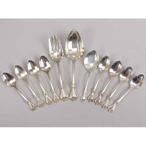 Appraisal: Towle 'Old Colonial' set of eight grapefruit spoons and serving