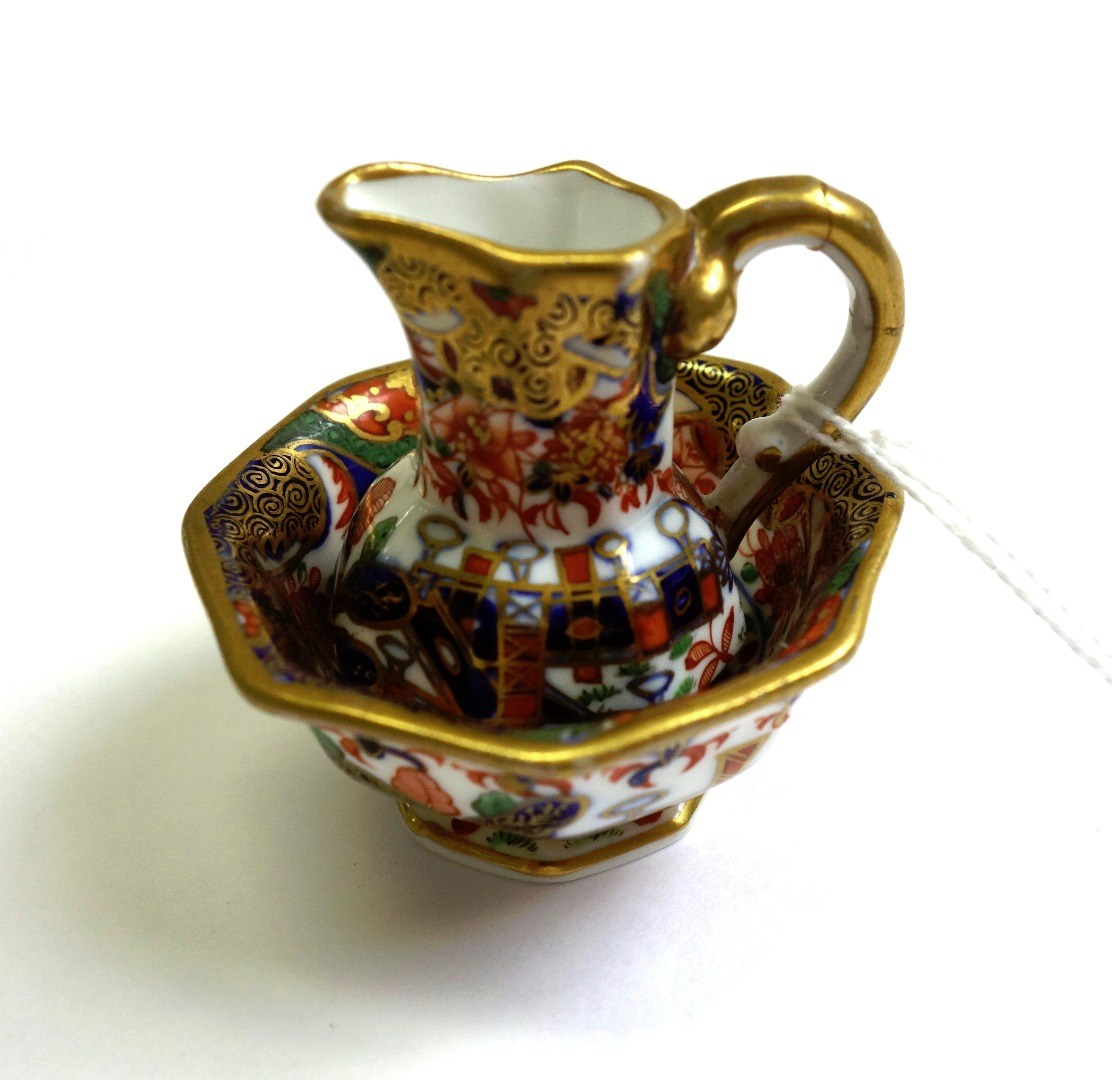 Appraisal: A Spode miniature Japan pattern jug and basin circa of