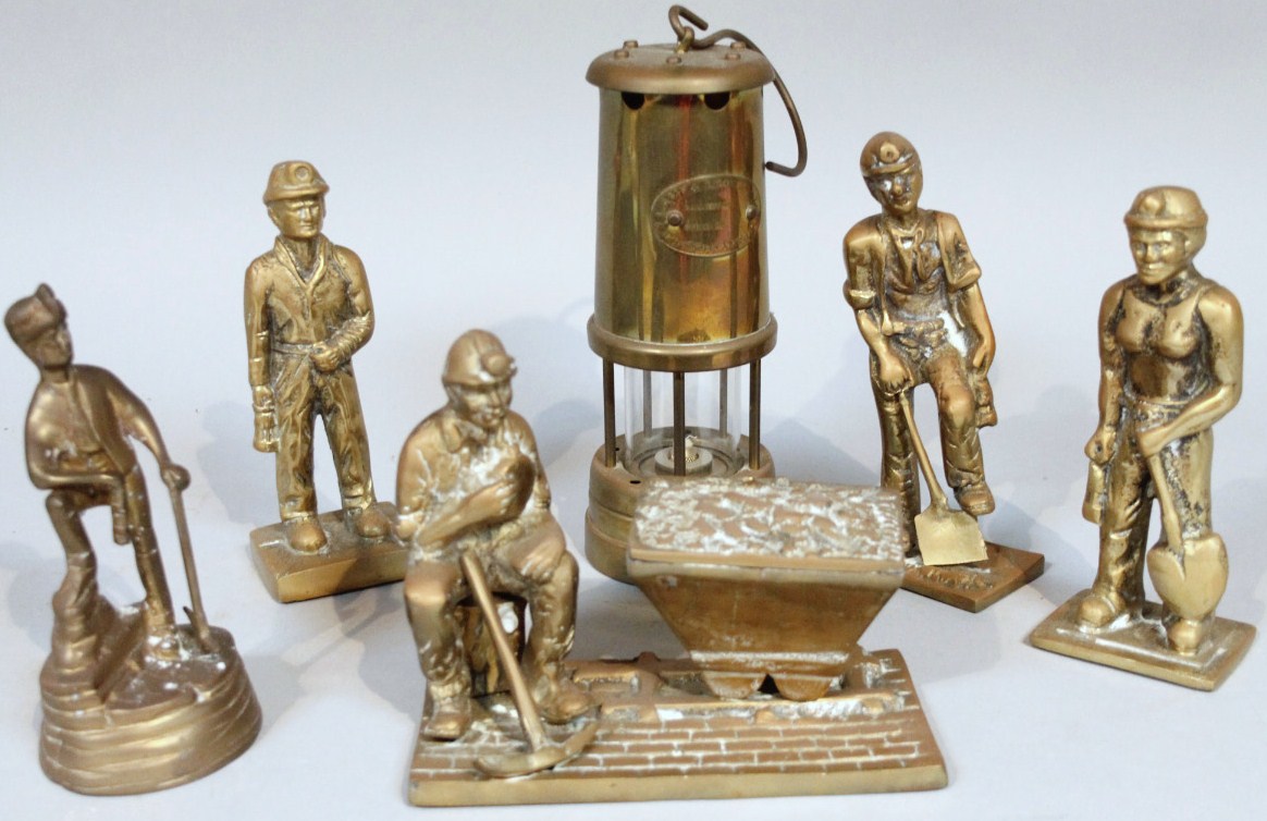 Appraisal: Various early thC brassware to include a Lamp and Limelight