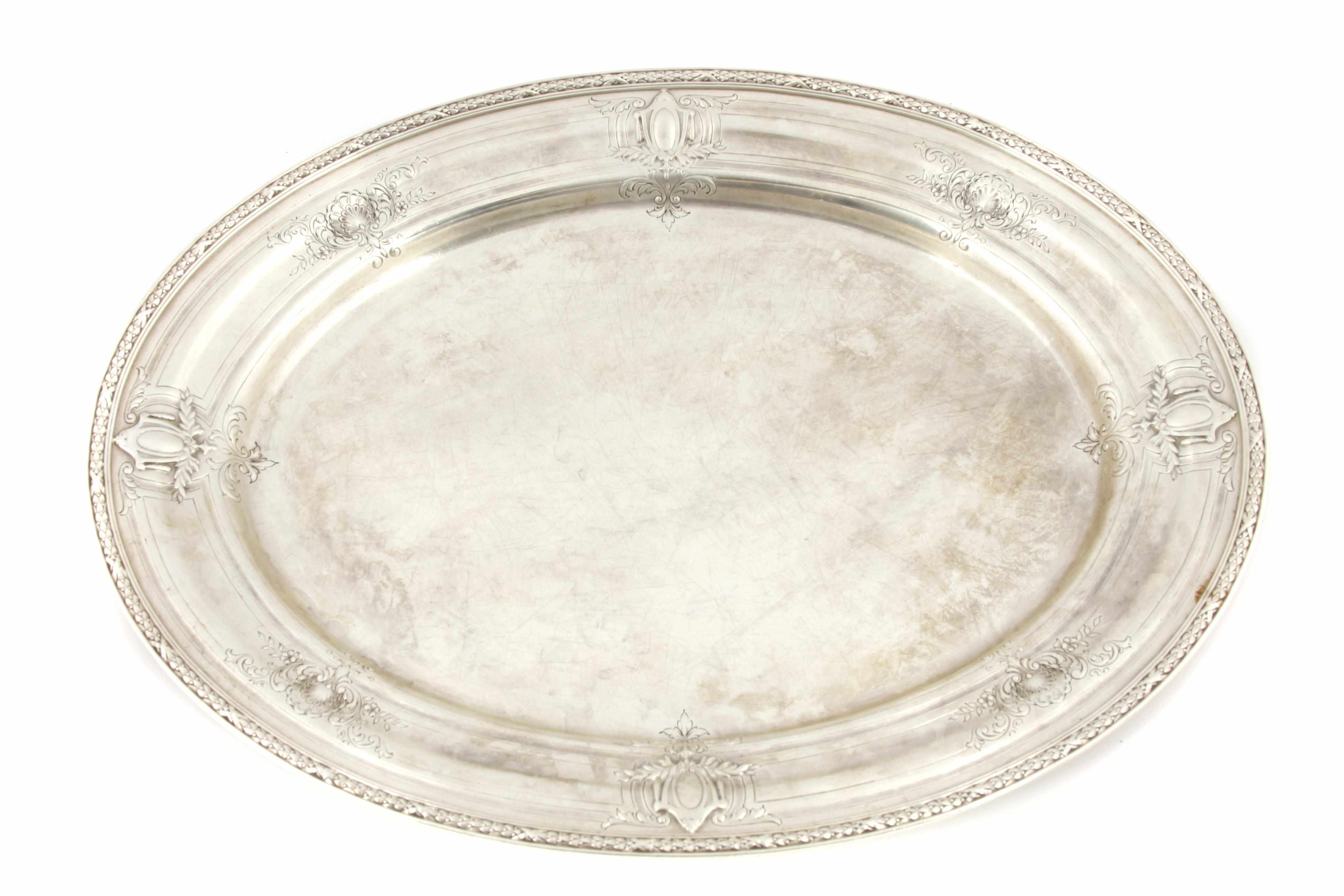 Appraisal: An American sterling silver oval meat platter Graff Washbourne Dunn