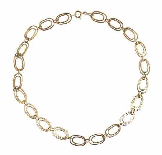 Appraisal: A Karat Yellow Gold Oval Link Necklace in a double