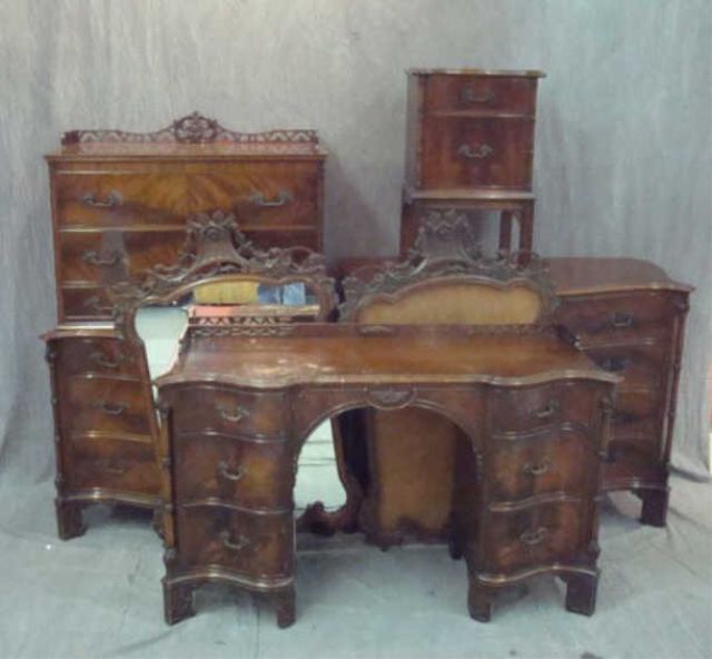 Appraisal: Chippendale style piece bedroom set Estimate -