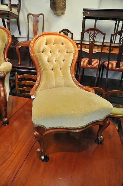 Appraisal: A VICTORIAN MAHOGANY LADIES CHAIR IN VELOUR UPHOLSTERY