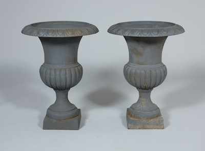 Appraisal: A Pair of Iron Garden Urns Pair of garden urns