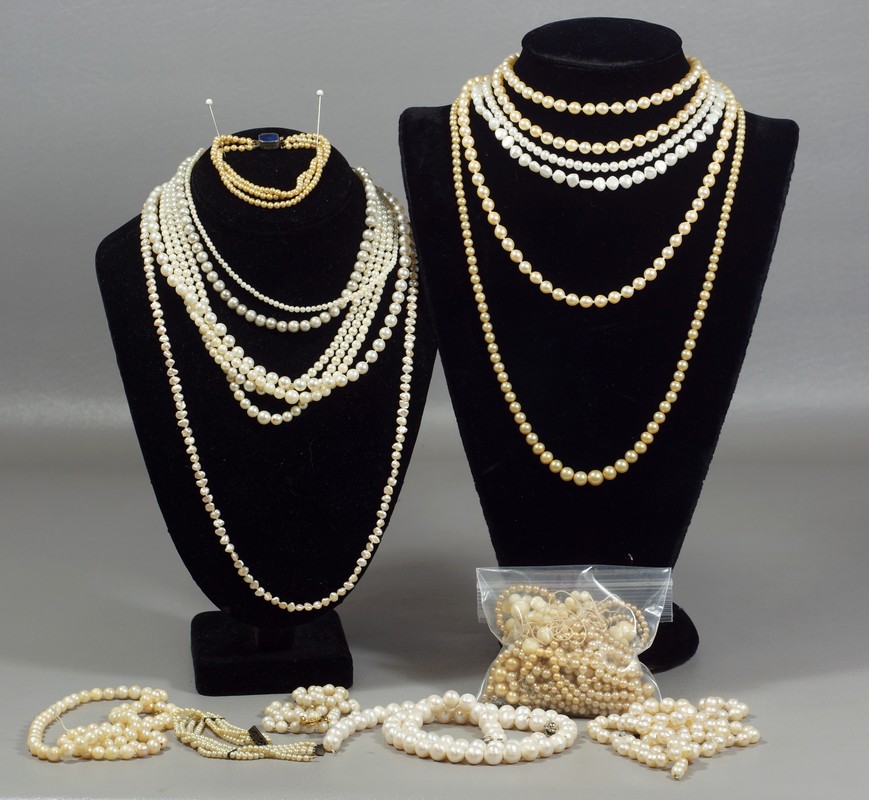 Appraisal: Lot of pearl bracelets necklaces most real some need restringing