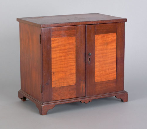 Appraisal: Miniature Federal mahogany chest ca the two doors with curly