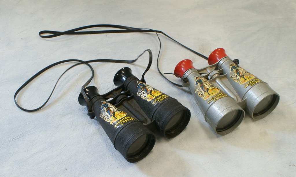 Appraisal: Hopalong Cassidy binoculars gray red and all black with original