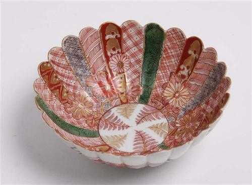 Appraisal: SMALL IMARI FLOWER BOWL Japan Arita late th century D