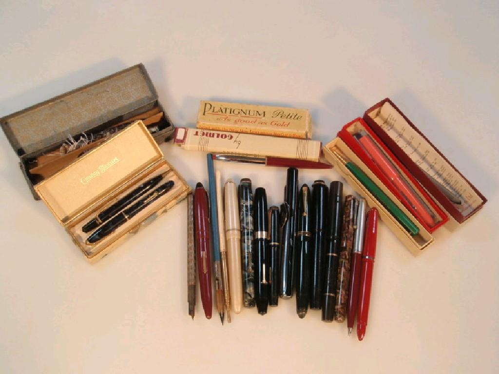 Appraisal: A Conway Stewart Dinkie fountain pen and matching pencil cased